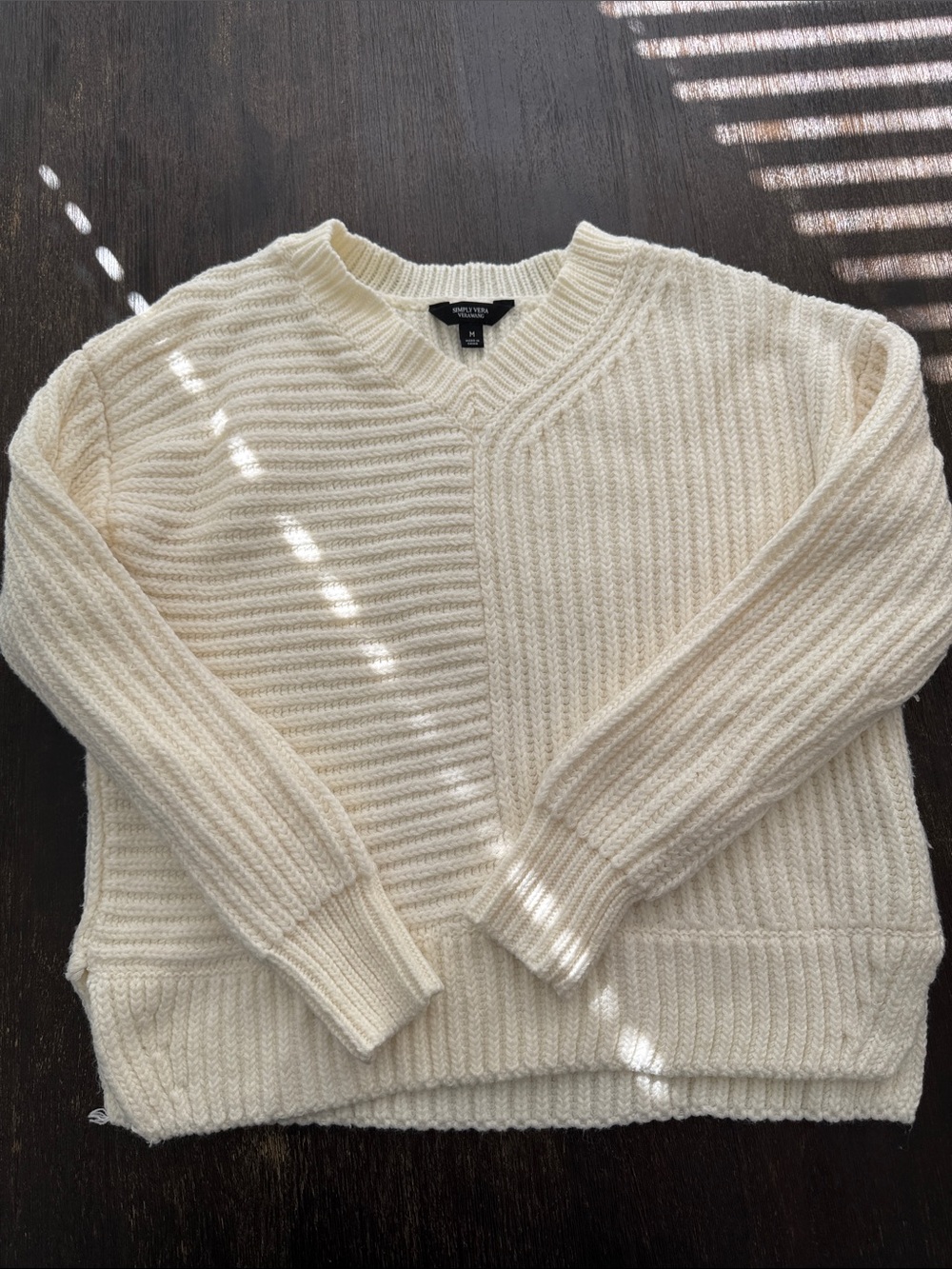 Simply Vera Vera Wang Cream Ribbed V‑Neck Sweater